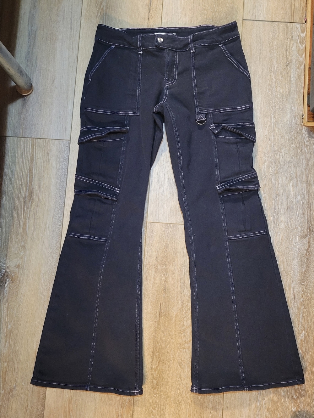 PacSun Black Low Rise Cargo Bootcut Pants - Y2K Grunge Skater - Size 28